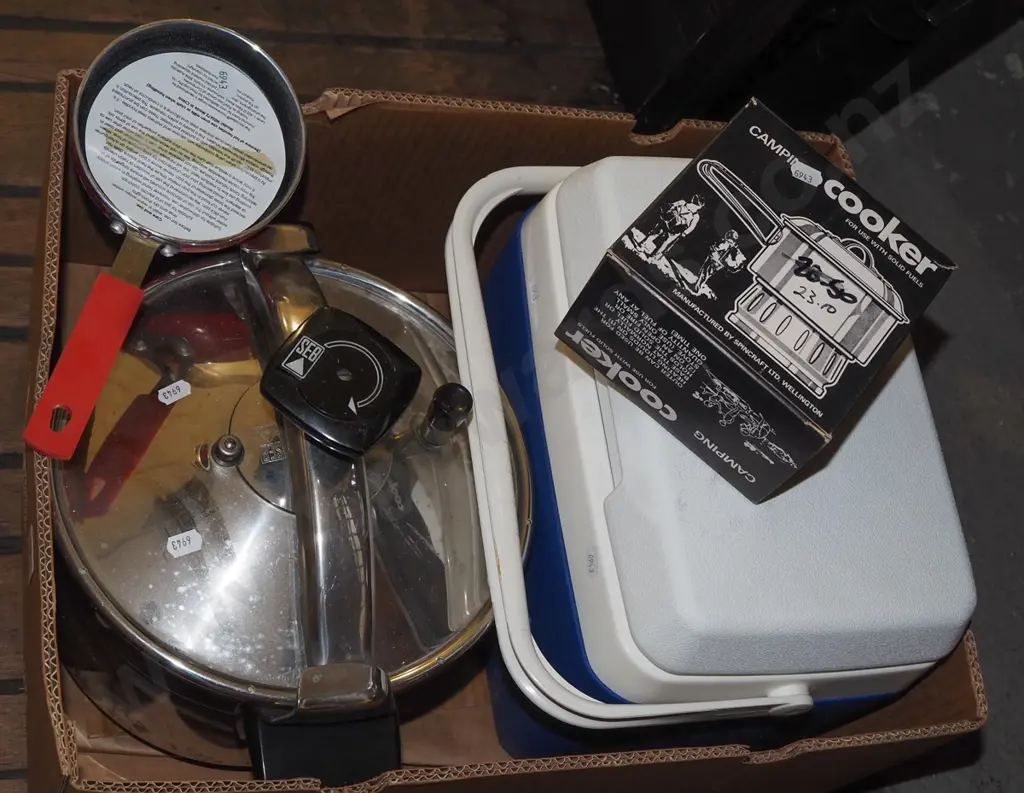 box; pressure cooker, chilly bin, camp stove etc Image 1++