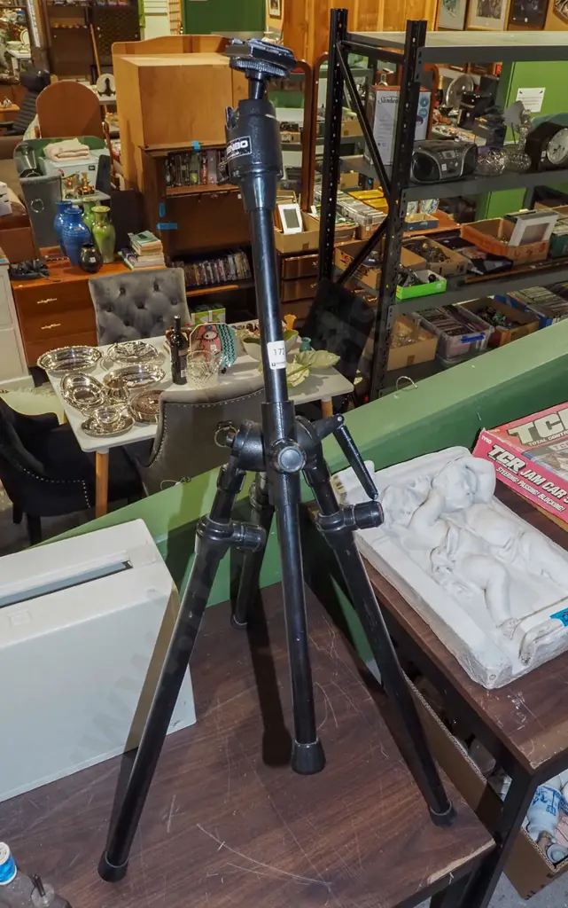 unusual Benbo multi adjustable camera tripod - as-is, no quick-release plate Image 1++