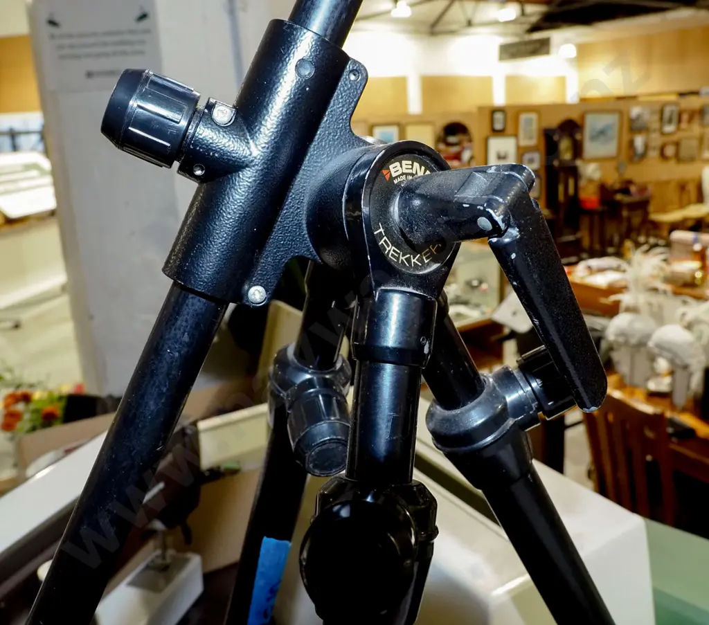 unusual Benbo multi adjustable camera tripod - as-is, no quick-release plate Image 1++