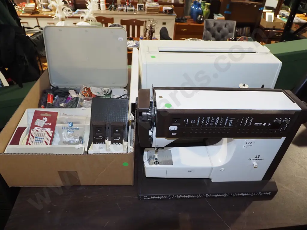 Husqvarna sewing machine, box of accessories - green dots Image 1++