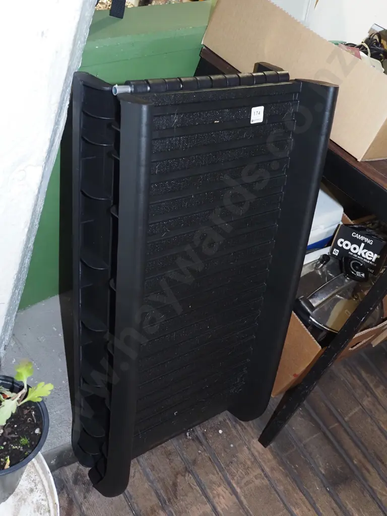 plastic fold-in half ramp Image 1++