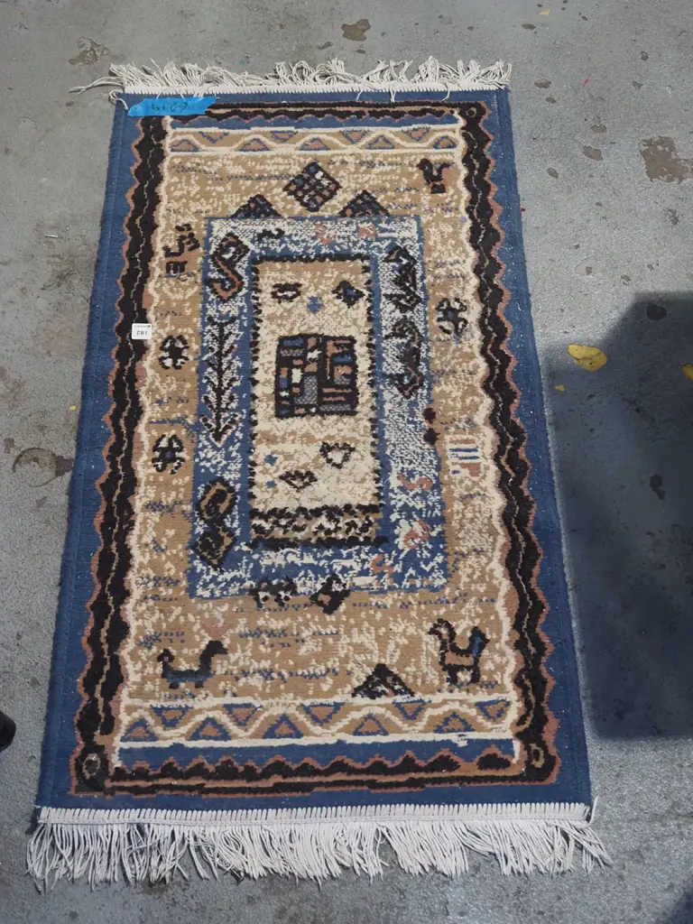 small acrylic floor mat L1000 W570 Image 1++