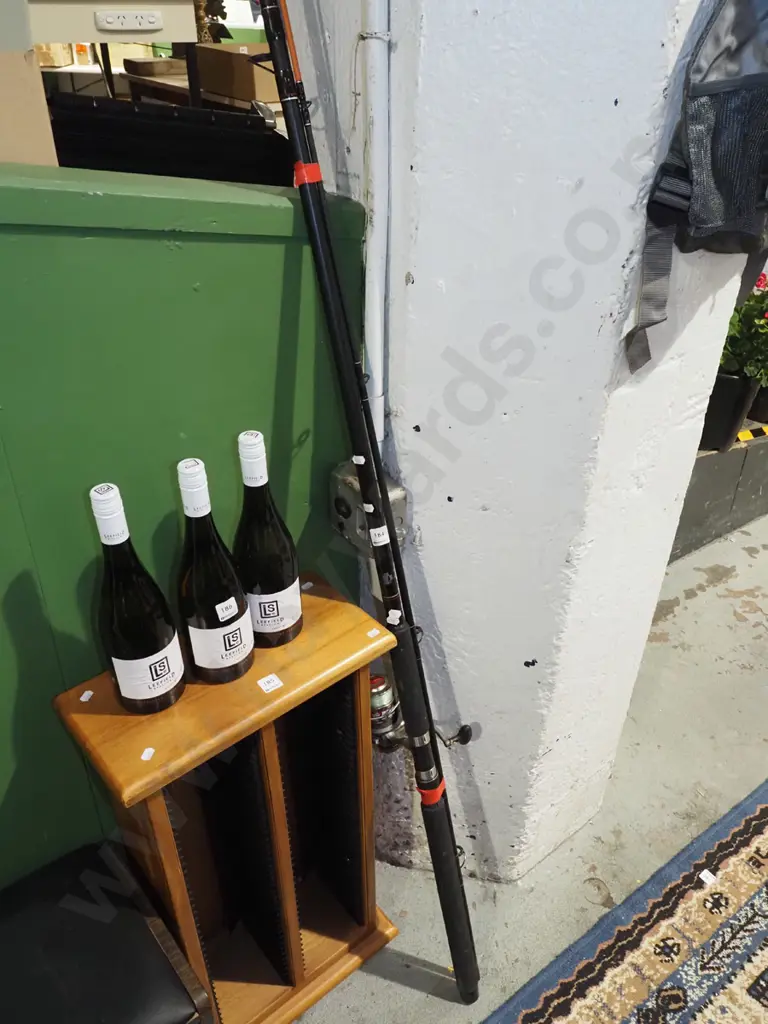 fishing rod and reel Image 1++