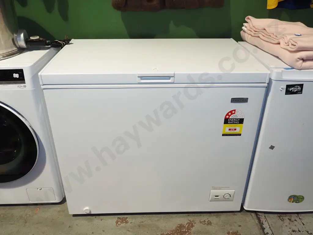 Parmco chest freezer H840 W955 D620 Image 1++