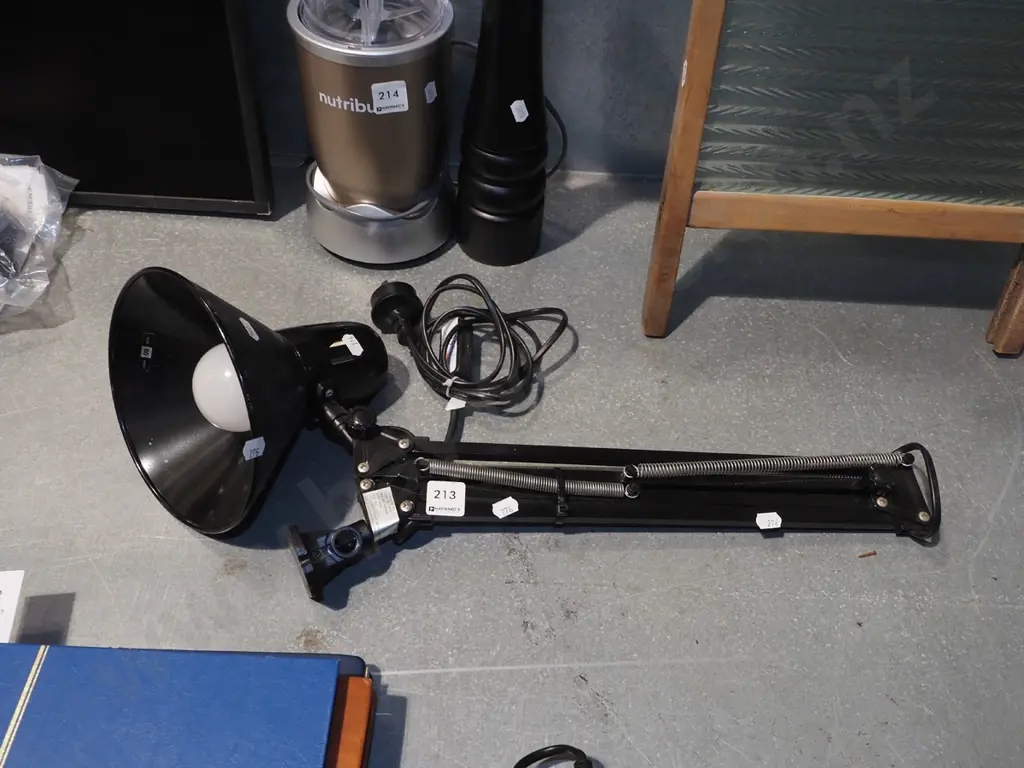wall mounted anglepoise lamp Image 1++