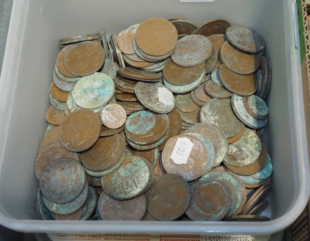 tub of copper coins Image 1++