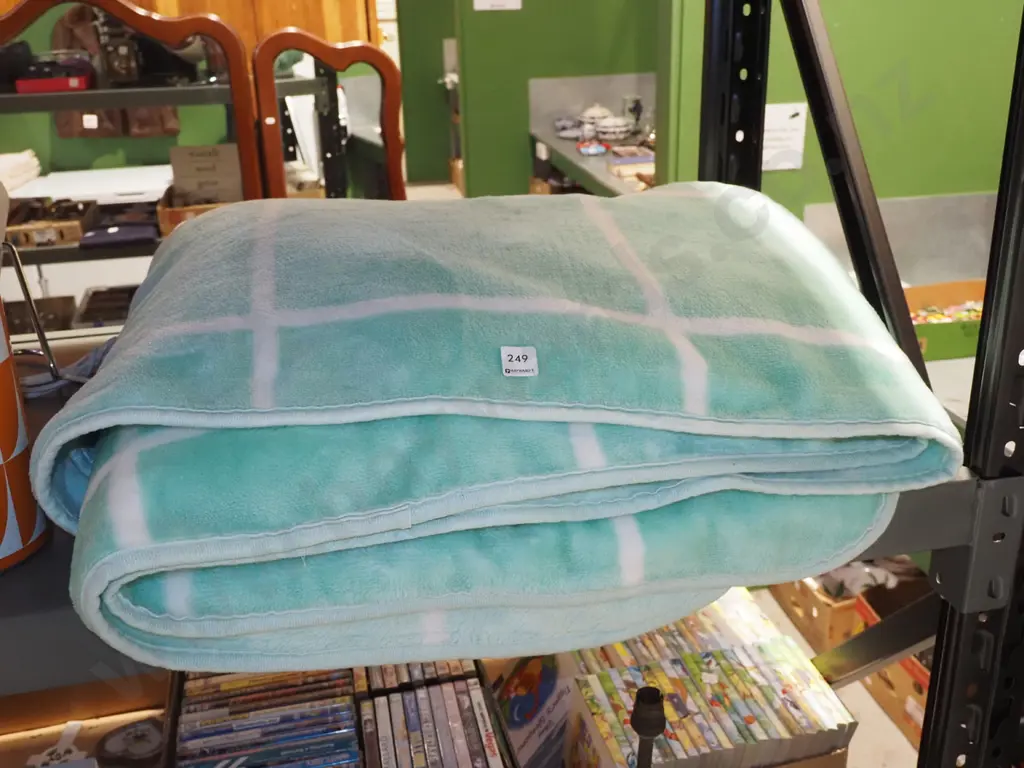 polyester blanket Image 1++