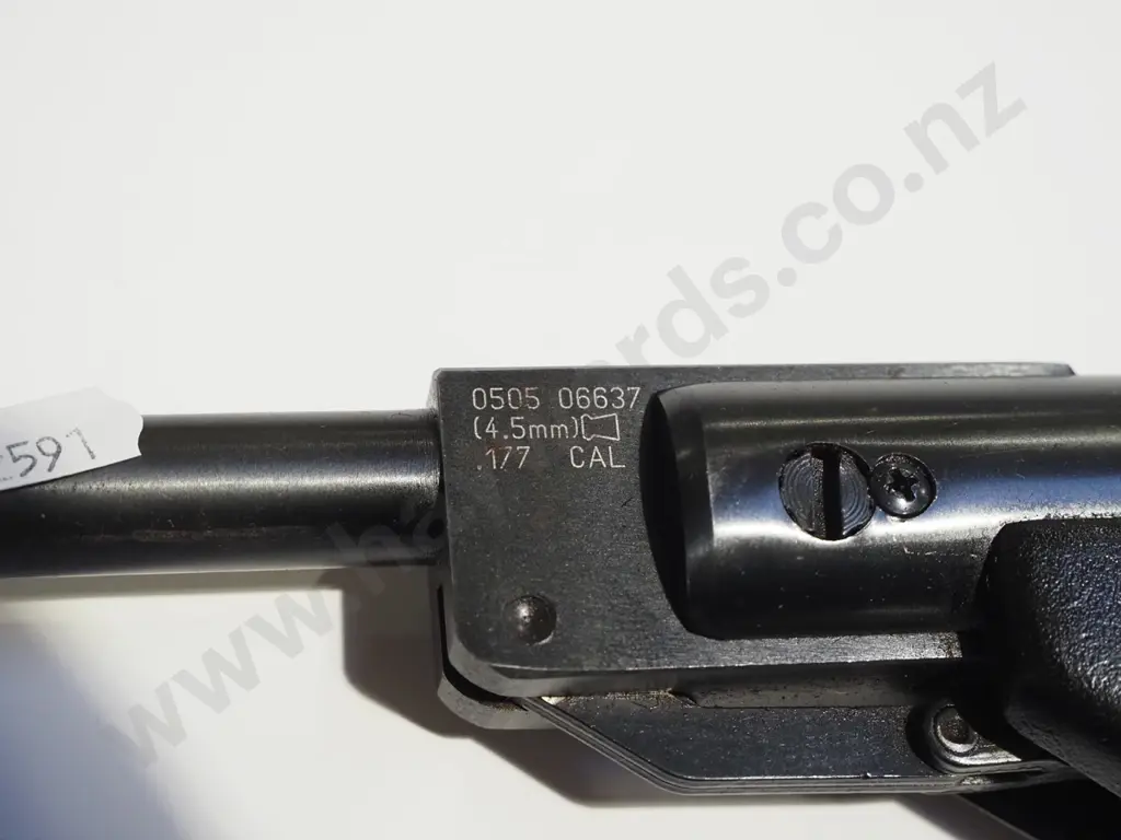 air pistol Image 1++