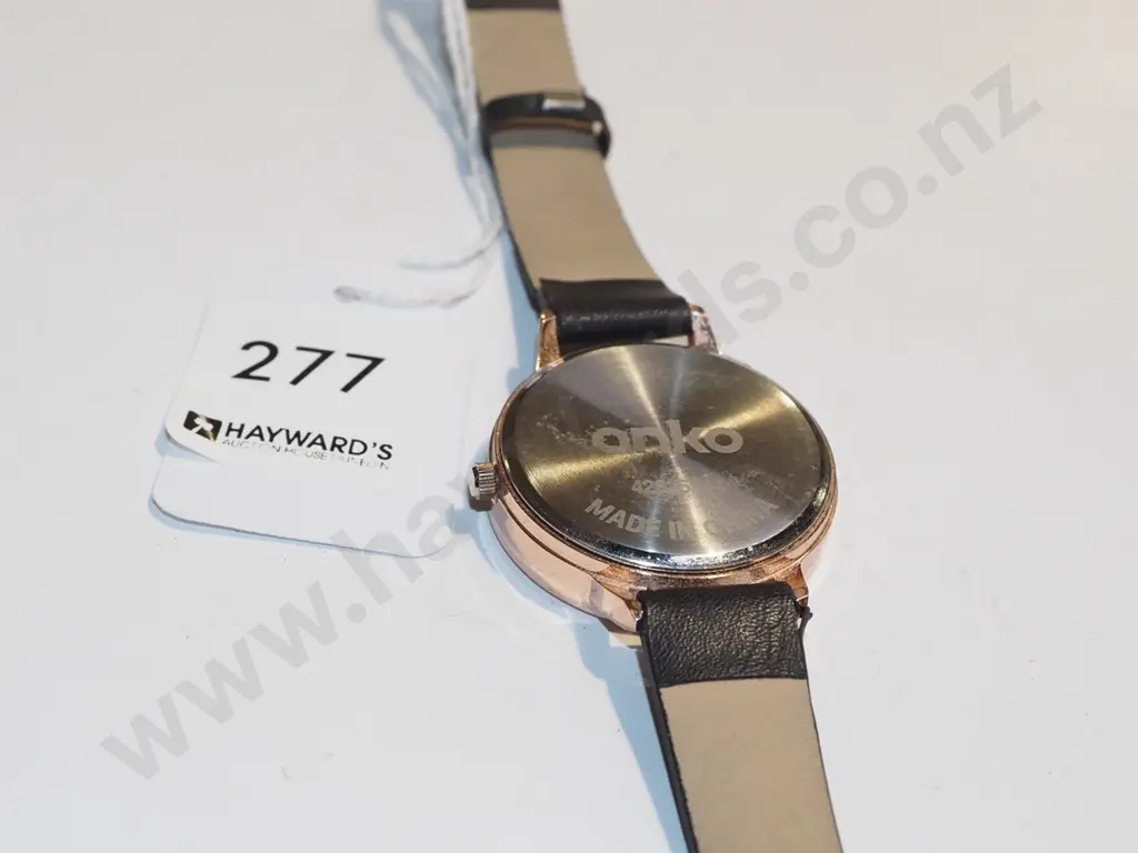 wristwatch Image 1++