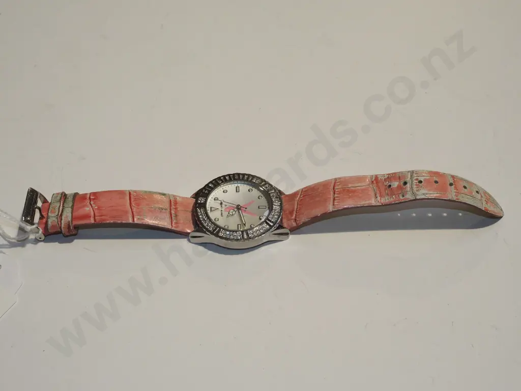 wristwatch Image 1++
