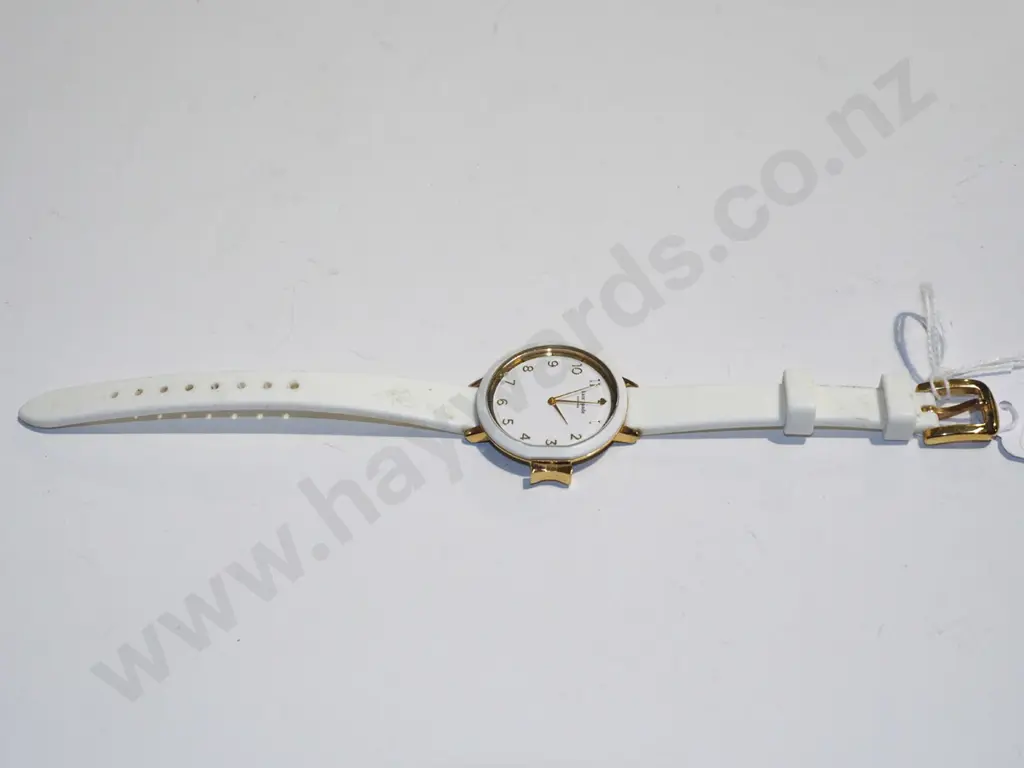 wristwatch Image 1++