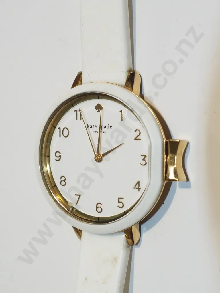 wristwatch Image 1++
