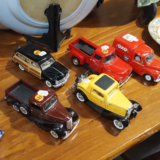 5x diecast model vehicles