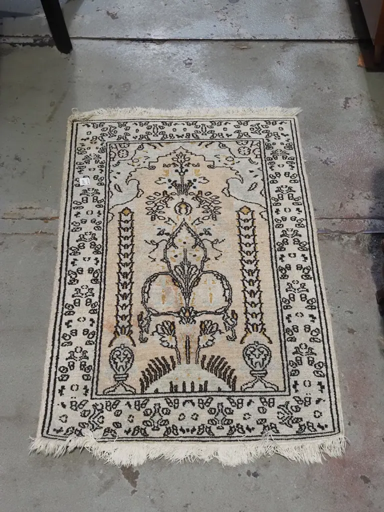 faded floor mat L1000 W625 Image 1++