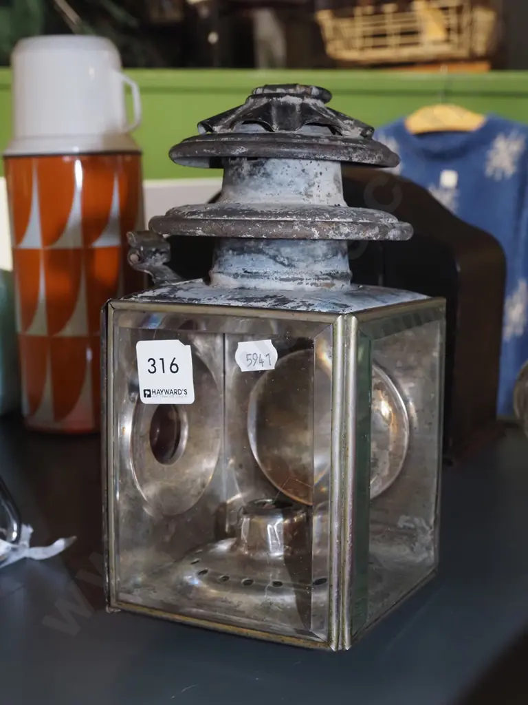 part vintage carriage lantern Image 1++