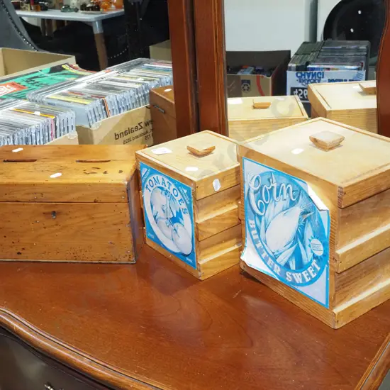3x storage boxes