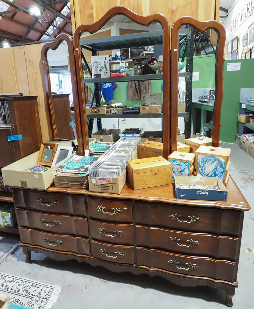 mahogany 9 drawer mirror back dresser with 3 mirrors H1850 W1520  Image 1++