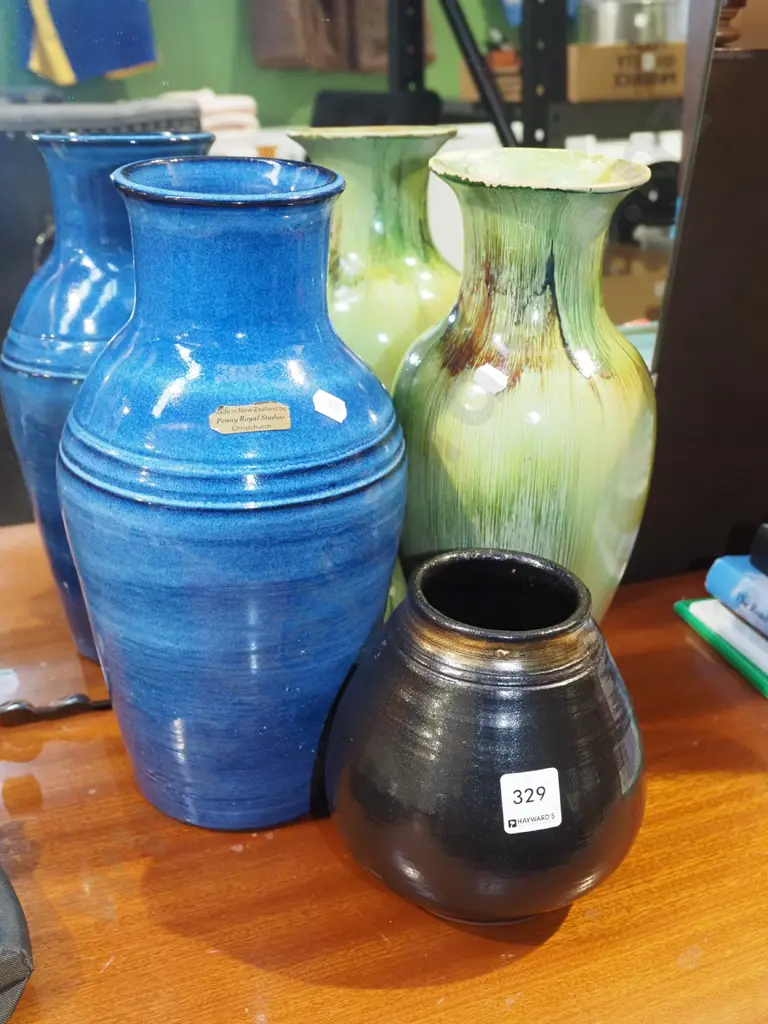 3x pottery vases Tallest H330 Image 1++
