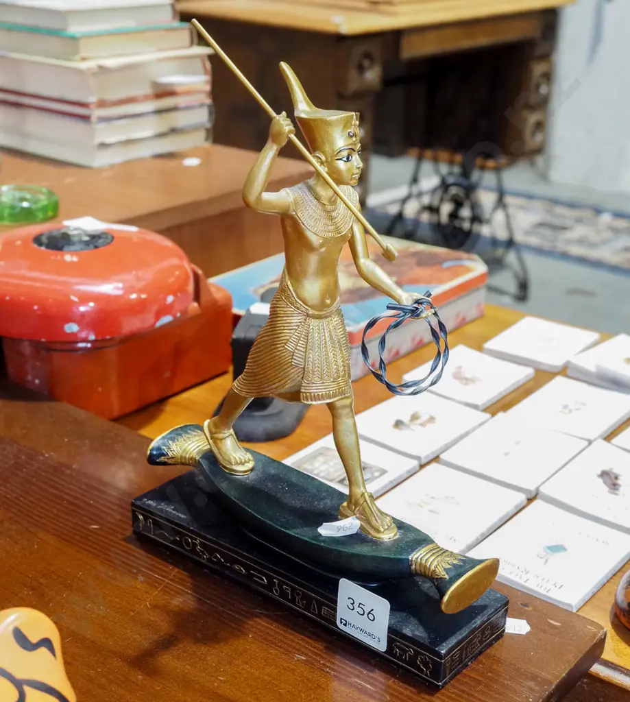 Egyptian souvenir ware figurine  H250 Image 1++