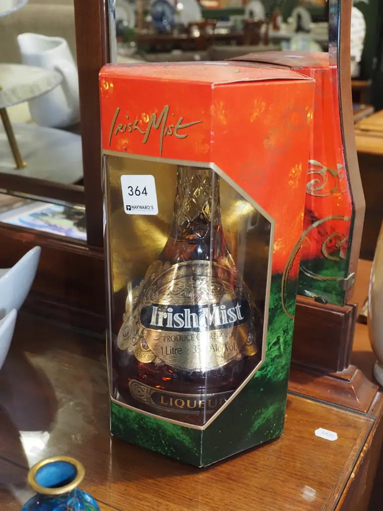 bottle of 1L Irish Mist liqueur Image 1++