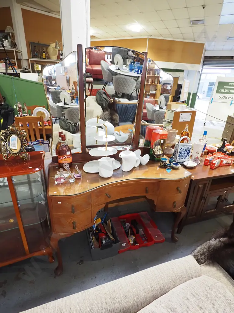 cab leg mahogany 3 drawer mirror back dresser - splitting to cabinet top and other minor issues H1670 W1120 D530 Image 1++