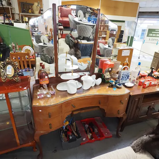 cab leg mahogany 3 drawer mirror back dresser - splitting to cabinet top and other minor issues H1670 W1120 D530