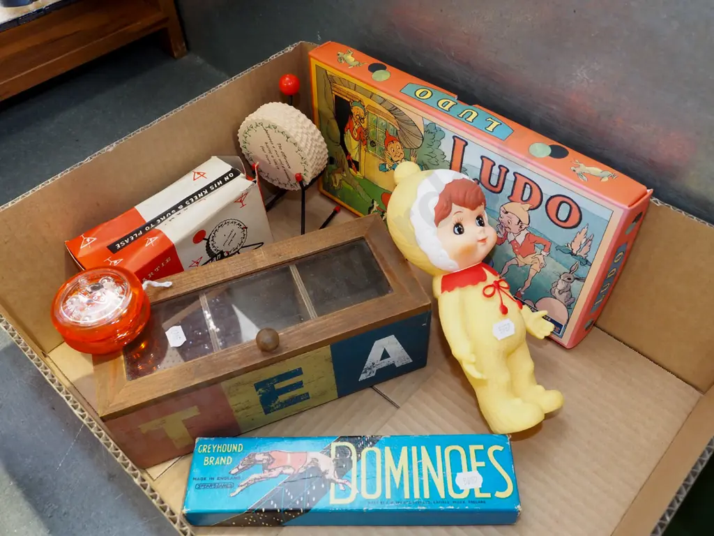 box; ludo, tea chest, dominoes etc Image 1++