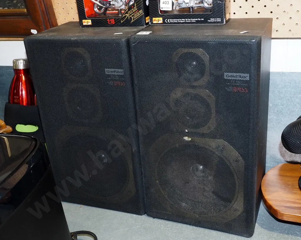 pair of Goldstar speakers Image 1++