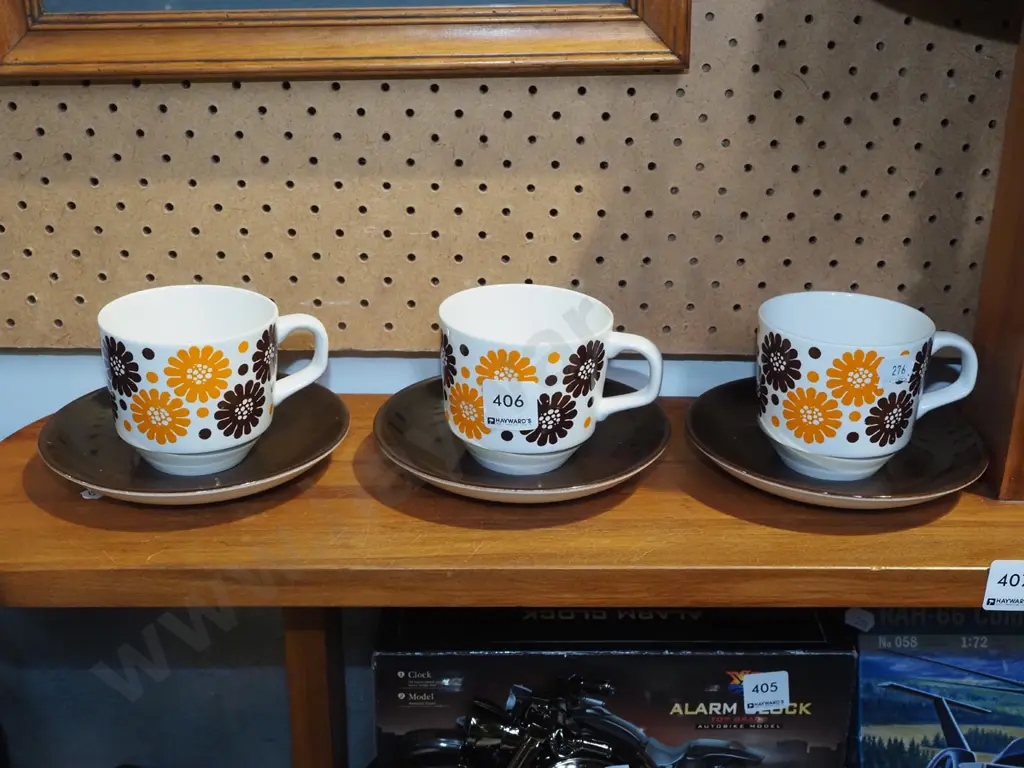 3x Crown Lynn Boutique  cups and saucers Image 1++