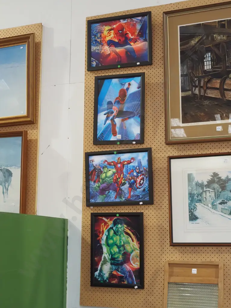 4x super hero hollogram prints - green dots Image 1++