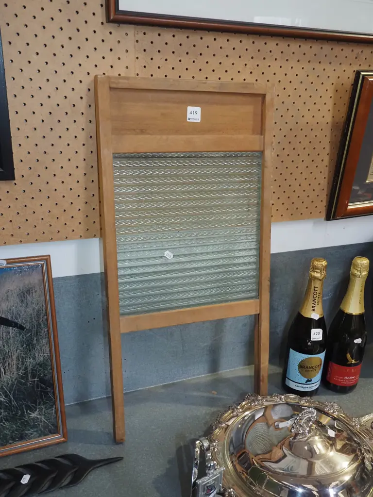 glass washboard Image 1++