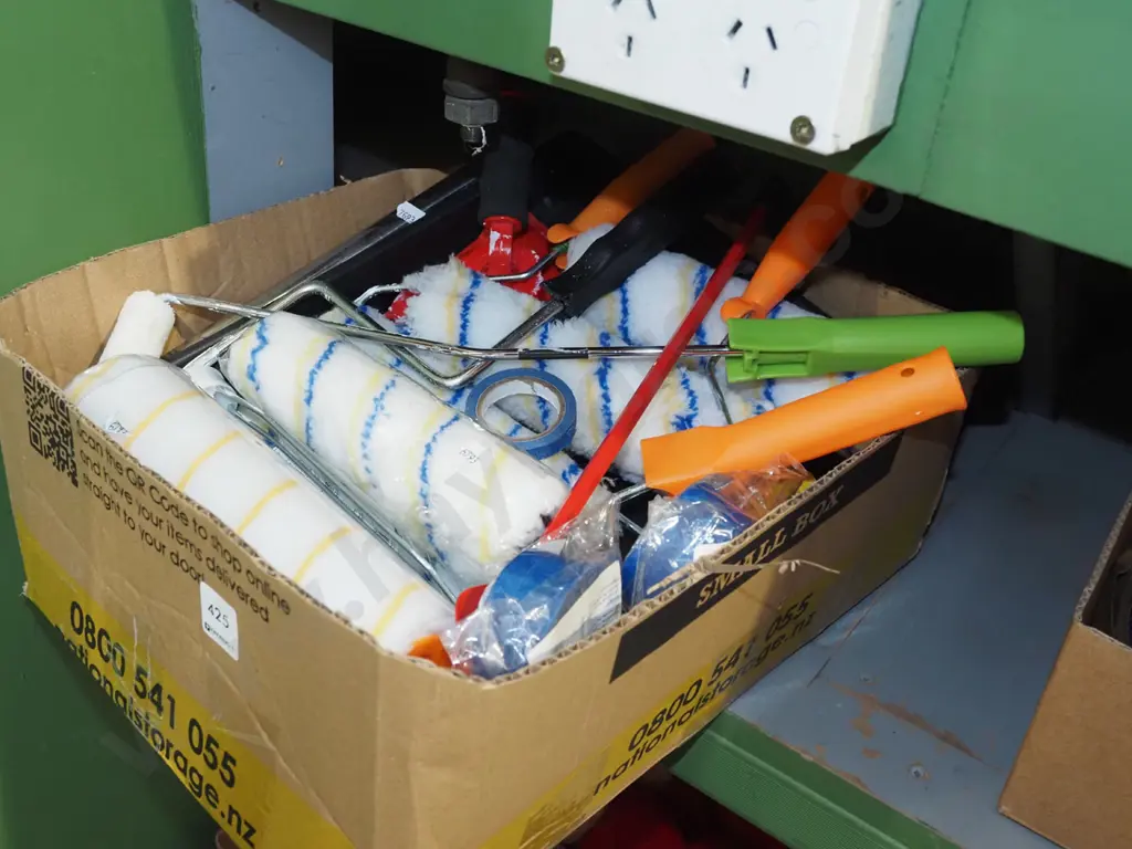 box; paint rollers, roller tray etc Image 1++