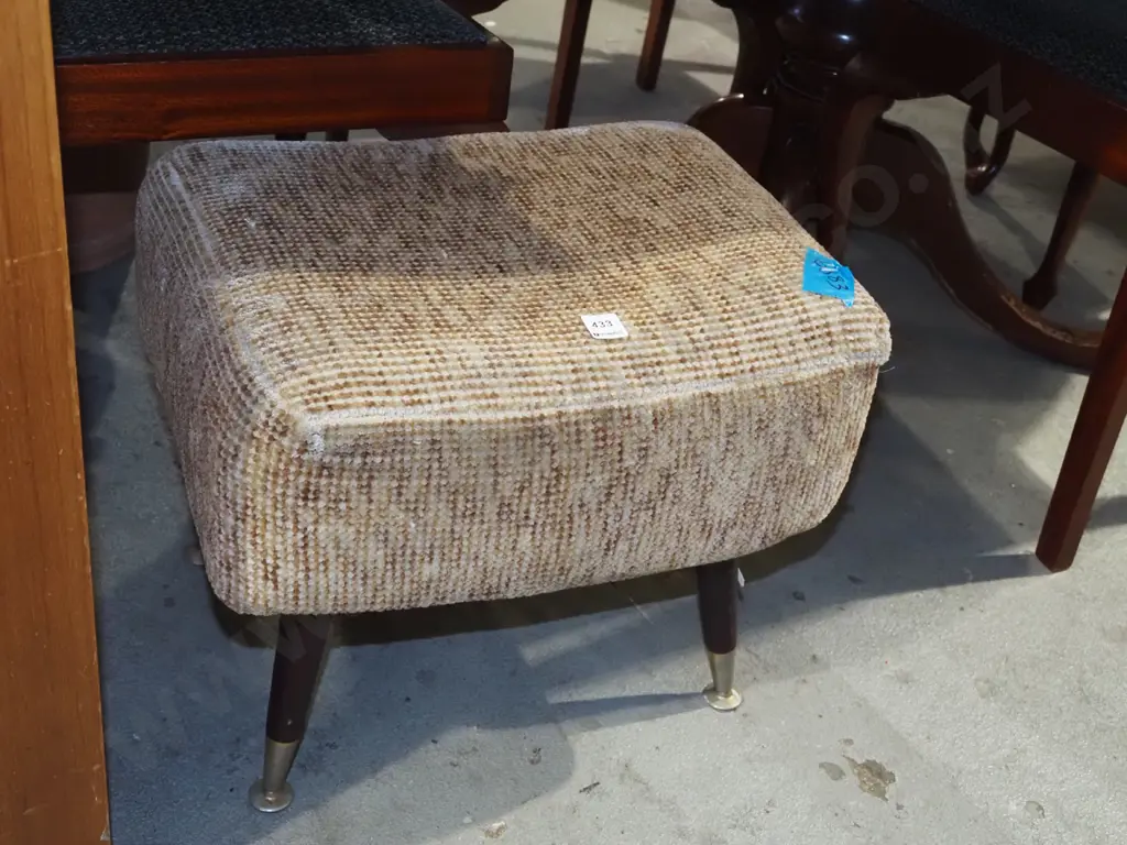 upholstered footstool Image 1++