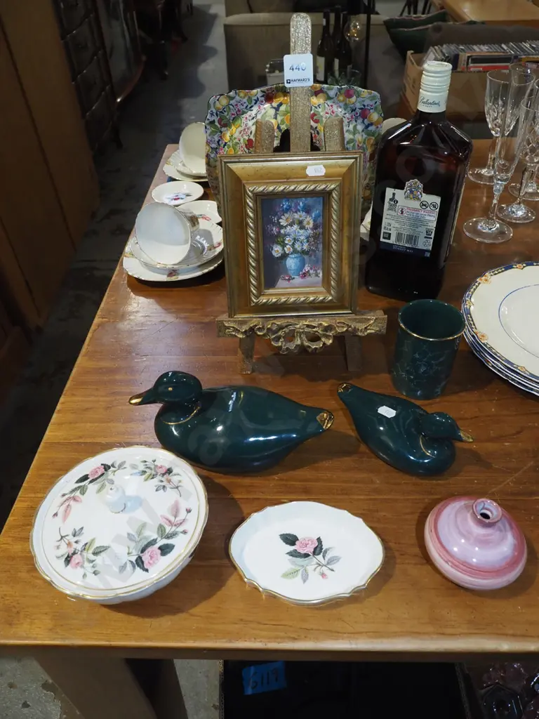 small gilt framed oil - flowers, easel, duck figurines etc Image 1++
