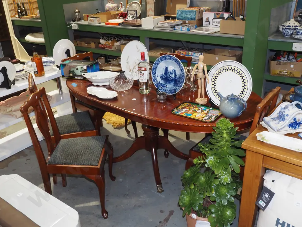 extending mahogany pie crust edge dining table with 5 splat back upholstered chairs Image 1++