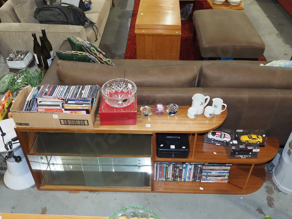 mahogany veneer shelf/china cabinet H660 W1670 D230 Image 1++