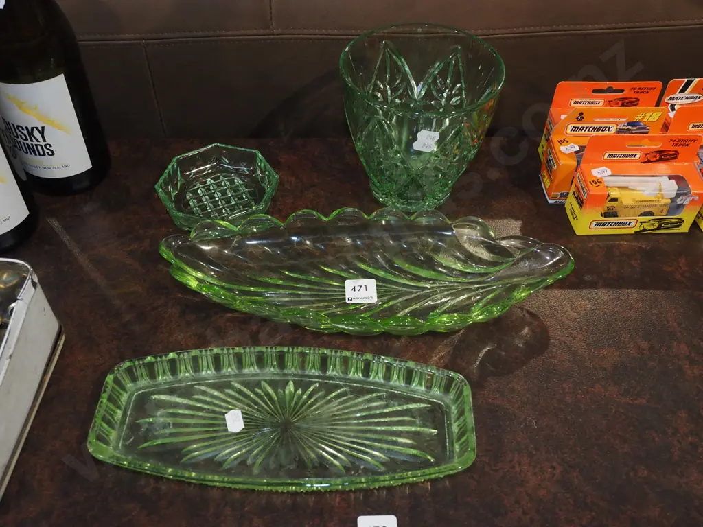 depression glass bowls, trays Bowl H130 Image 1++