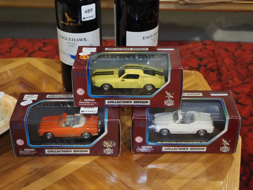 3x boxed diecast model vehicles Image 1++