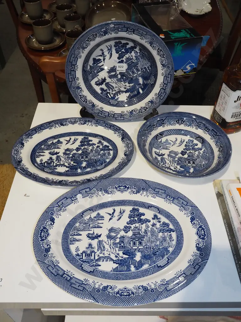 wilow pattern ashets, bowls Image 1++