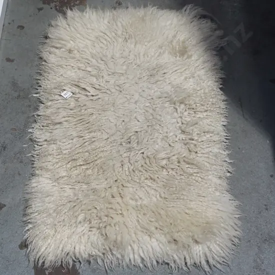 rectangular sheepskin floor mat L800 W500
