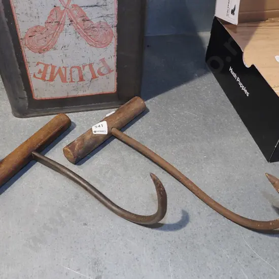 2x bale hooks