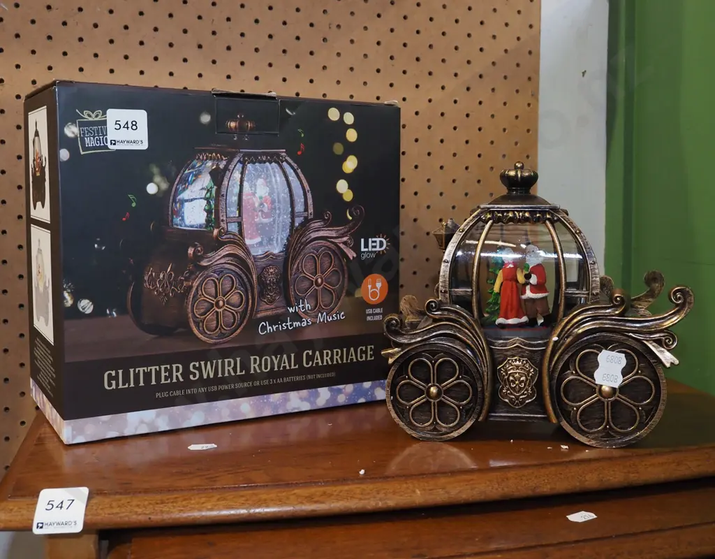 glitter swirl royal carriage with music in original box Image 1++