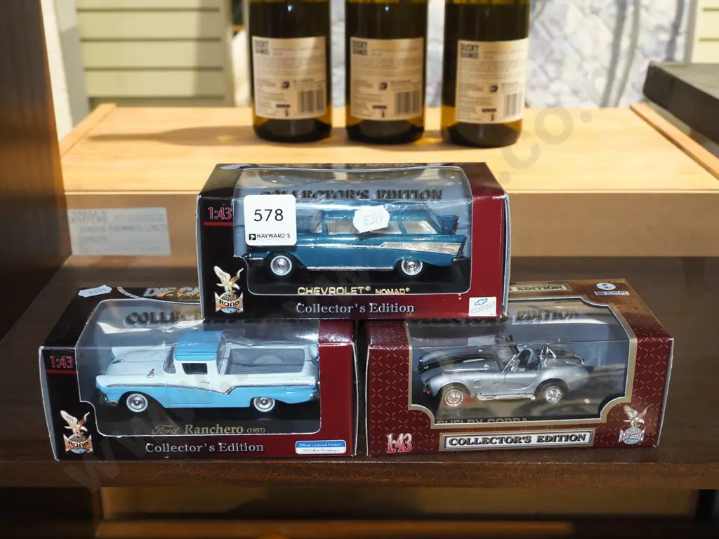 3x boxed diecast models Image 1++