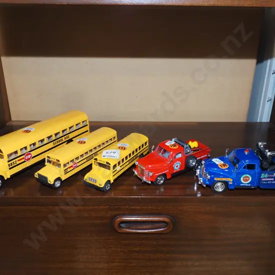 3x diecast model school buses, 2x toy tow trucks