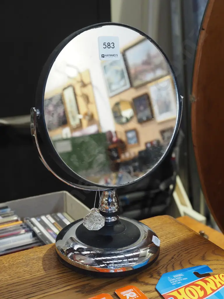 small adjustable dressing table mirror Image 1++