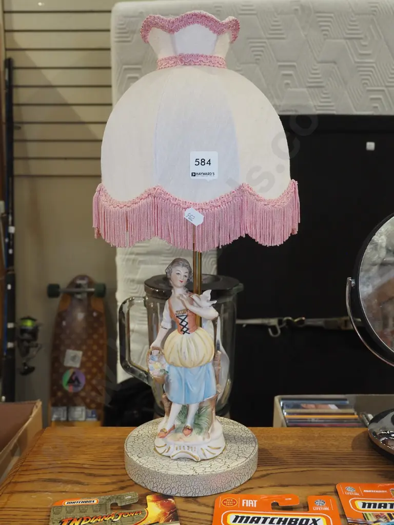 figural based table lamp  Image 1++