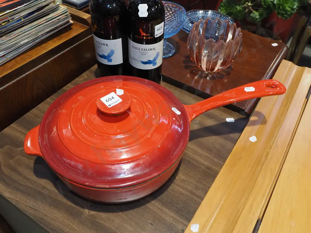 cast iron enamel lidded frying pan Diam360 Image 1++