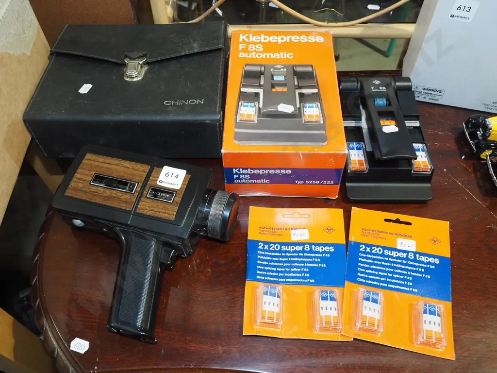 Chinon super 8 film camera with automatic film editor, additional super 8 tapes Image 1++