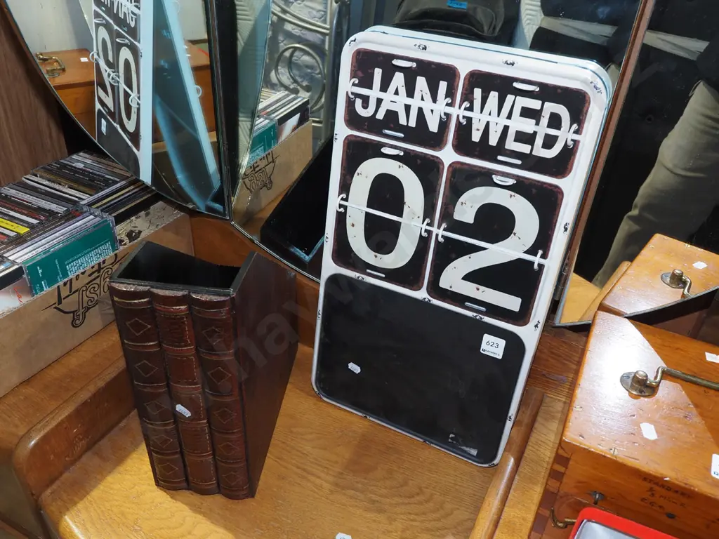 book themed storage box, perpetual calendar with blackboard Image 1++