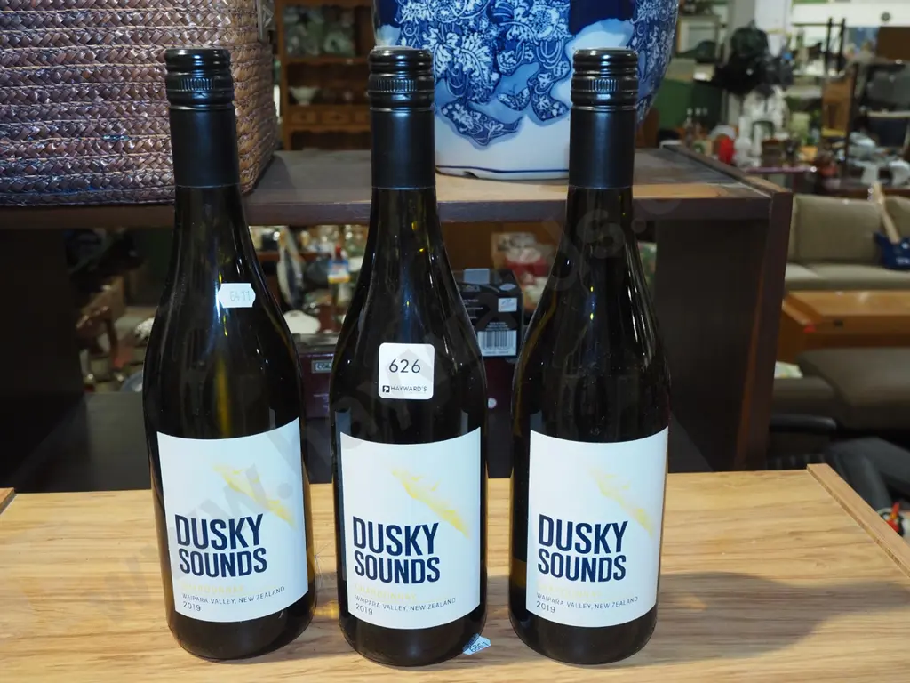 3x Dusky Sounds chardonnay 2019 Image 1++